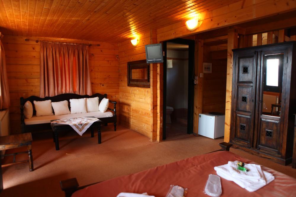 Pasithea Mountain Chalet Feneós